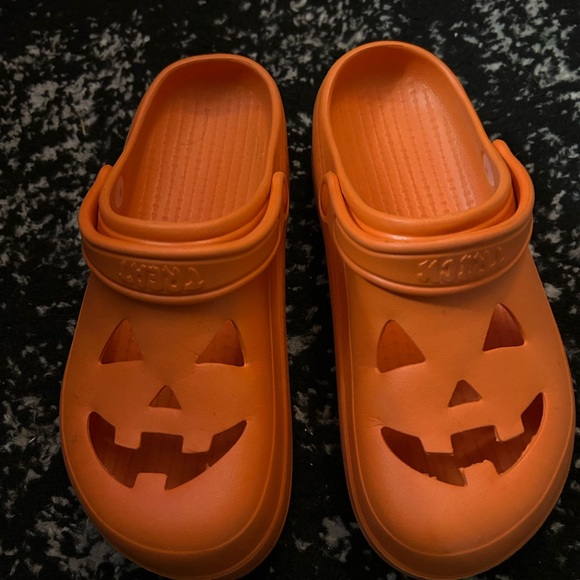 Strange Cvlt Jack o lantern clogs - Picture 2 of 5